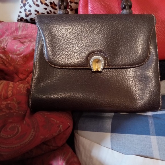 Chic Brown Leather Shoulder Bag - Picture 1 of 11